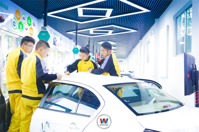 新手入行汽車(chē)美容 西安萬(wàn)通助你開(kāi)啟職業(yè)新未來(lái)